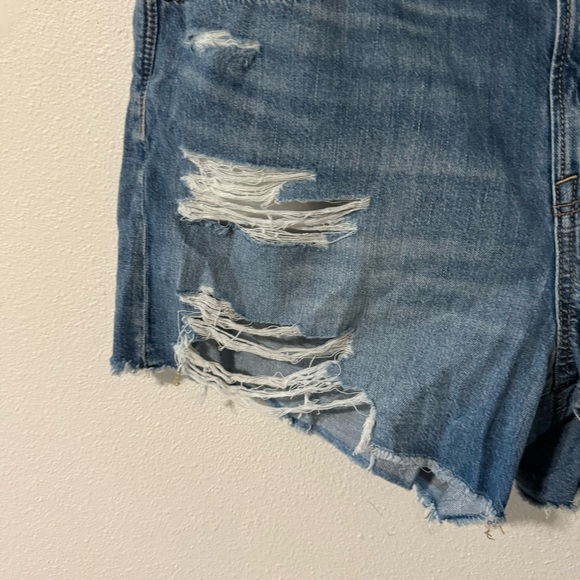 American Eagle Outfitters 90s Boyfriend Distressed Shorts Medium Wash-16 - Picture 4 of 8